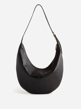 Madewell The Essential Curve Shoulder Bag in True Black Leather